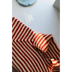 Stripe Overload Polo Tee - Strikkekit fra Spektakelstrik