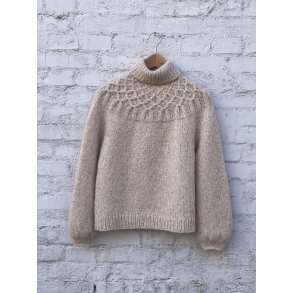 226 Anitas Sweater - strikkekit fra CaMaRose i Snefnug Natur