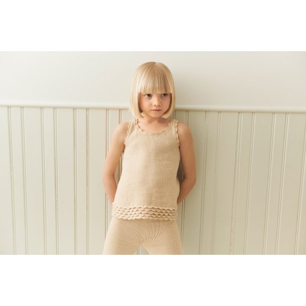2603_04 Roselyn Singlet Junior strikkekit fra Sandnes