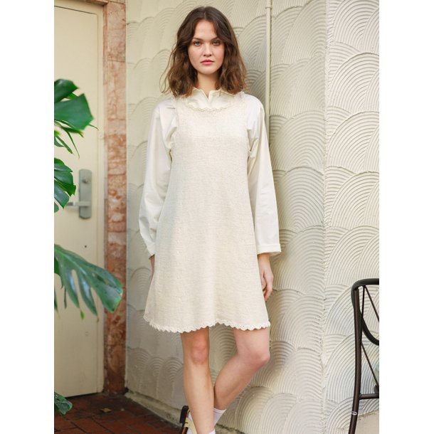 Linnea Dress 2404_1 - Sandnes strikkekit