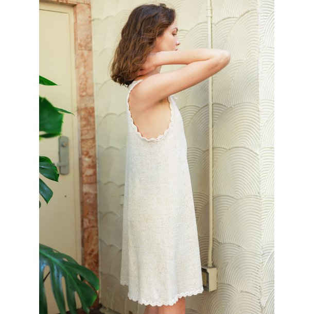 Linnea Dress 2404_1 - Sandnes strikkekit