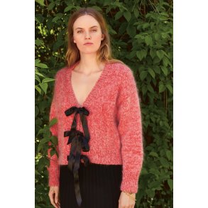 Scarlet Cardigan 2409_12 Strikkekit fra Sandnes