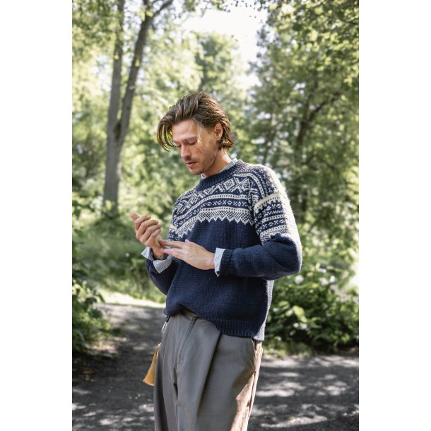 2410_03 Marius herregenser - strikkekit fra Sandnes