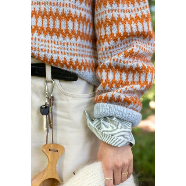 2410_4 Kleiva damegenser strikkekit fra Sandnes str. XS-S