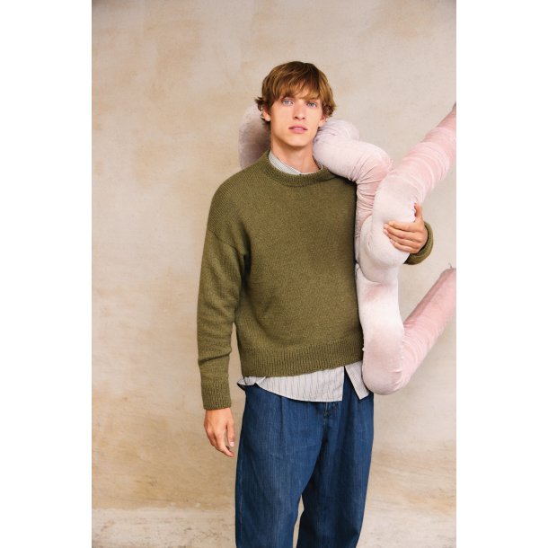 William Sweater Man 2412_01 strikkekit fra Sandnes
