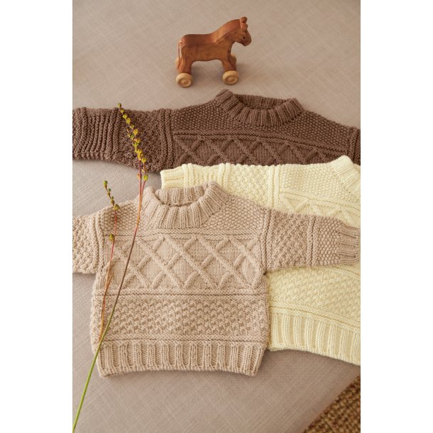 Guernsey sweater baby 2413_01 strikkekit fra Sandnes