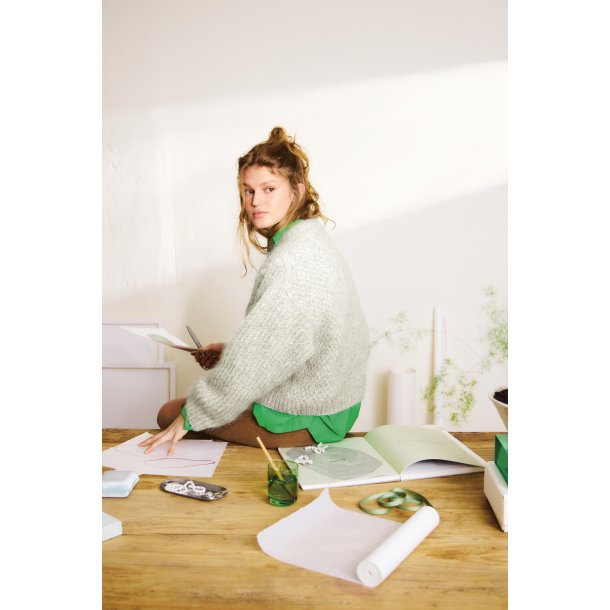 Harper Cardigan 2502_01 Strikkekit fra Sandnes
