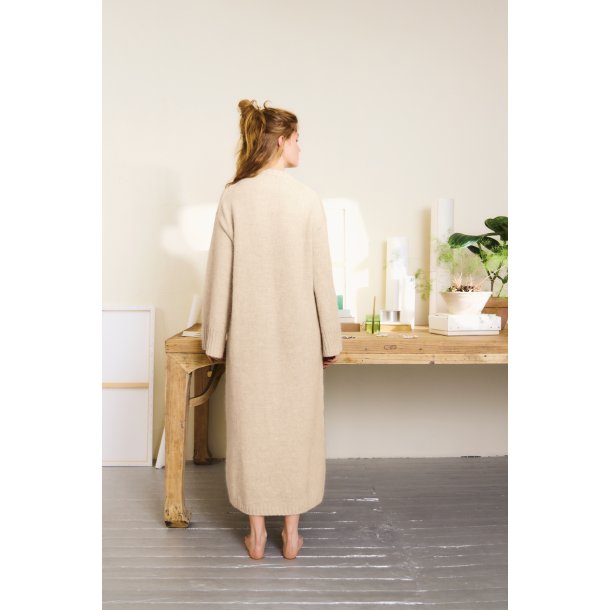 Molly Dress 2502_04 strikkekit fra Sandnes