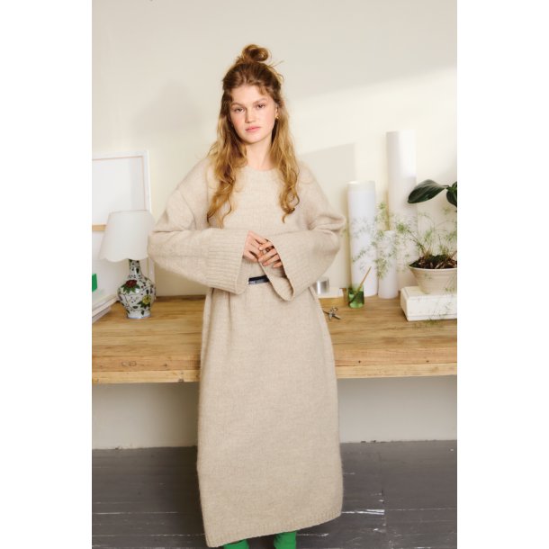 Molly Dress 2502_04 strikkekit fra Sandnes
