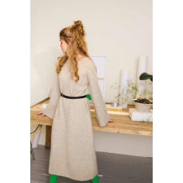 Molly Dress 2502_04 strikkekit fra Sandnes