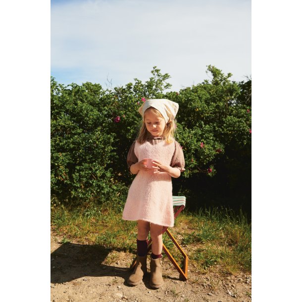 Meadow Dress junior 2506_1 - Strikkekit fra Sandnes