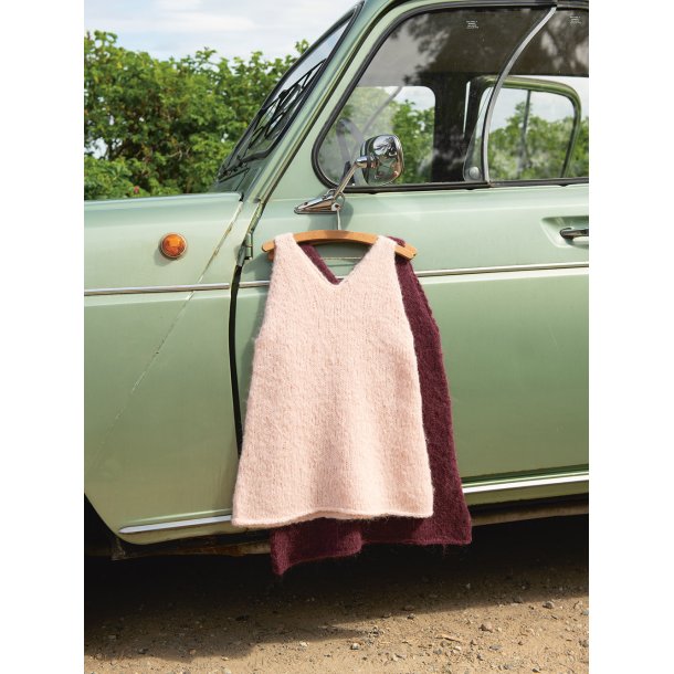 Meadow Dress junior 2506_1 - Strikkeopskrift fra Sandnes 