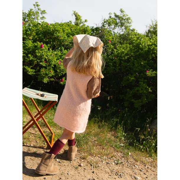 Meadow Dress junior 2506_1 - Strikkeopskrift fra Sandnes 
