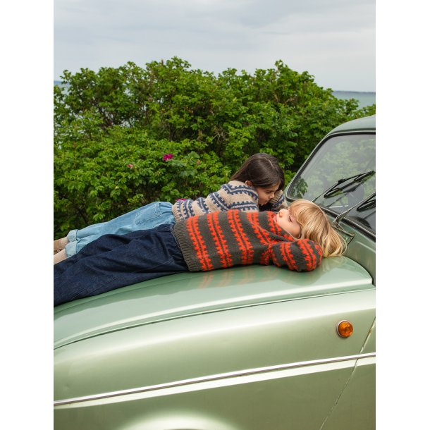 Ridge Sweater Junior 2506_2  - Strikkekit fra Sandnes