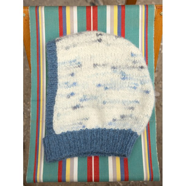 Hugsy Hood Junior 2506_3 - Strikkekit fra Sandnes