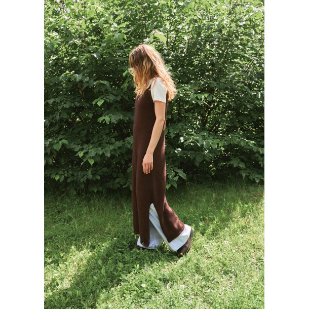 2507_2a  Emerson Dress Strikkekit fra Sandnes