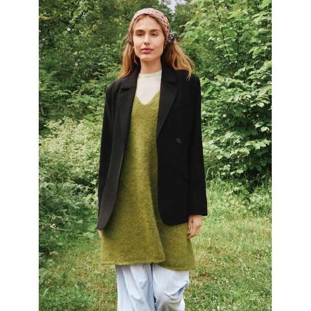 Meadow Dress 2507_9 - Strikkekit fra Sandnes