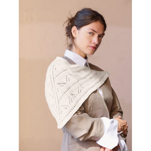 Petra Scarf 2508_1 - Strikkeopskrift fra Sandnes
