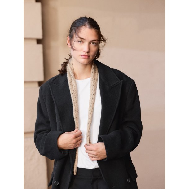 Lacey Scarf 2508_2 - Strikkekit fra Sandnes