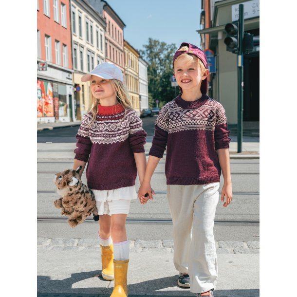 Setesdal Genser Junior 2509_04 - Strikkeopskrift fra Sandnes