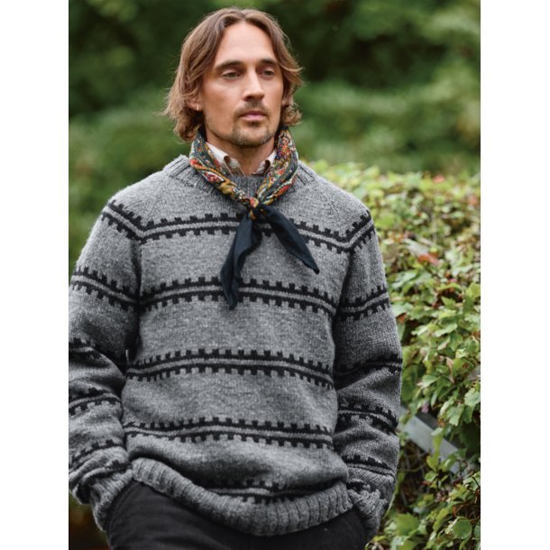 Ridge Sweater Man 2513_02 - Strikkeopskrift fra Sandnes
