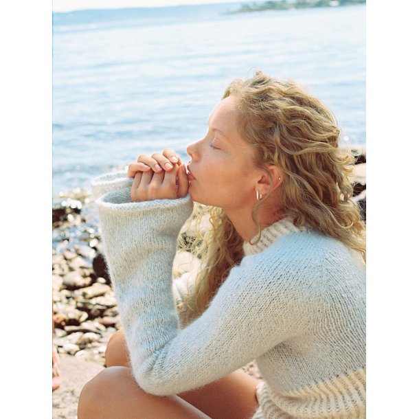 Vollan Sweater 25_5b Liv Edition - Strikkekit fra Sandnes