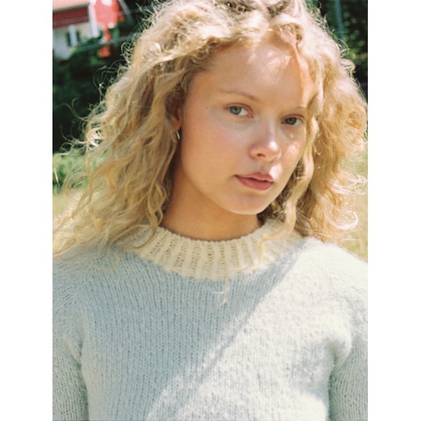 Vollan Sweater 25_5b Liv Edition - Strikkekit fra Sandnes