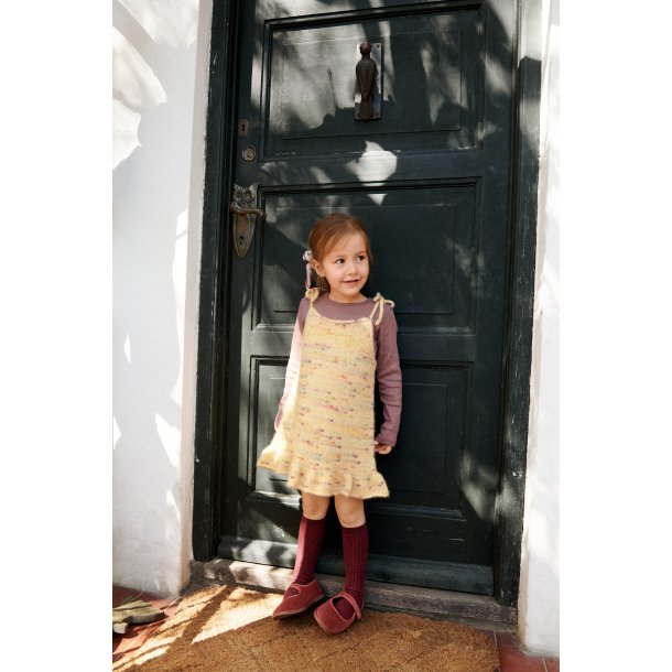2605_02 Polly Dress Junior strikkeopskrift fra Sandnes