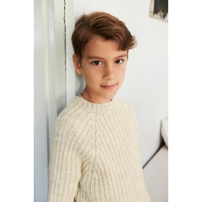 2605_05 Theo Sweater Junior strikkeopskrift fra Sandnes