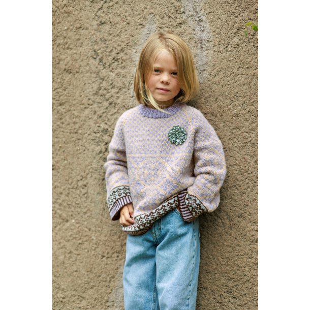2608_02 Rose Junior - strikkekit fra Sandnes