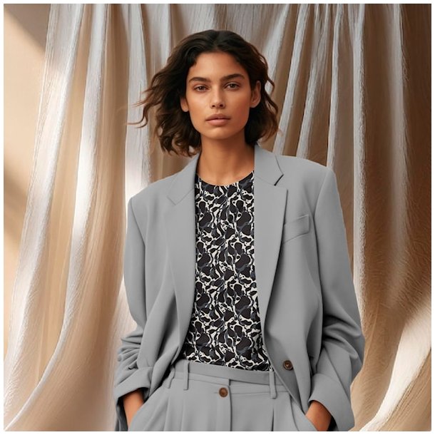 Light &amp; Lush viskosestof med mnster pr 0,25 m