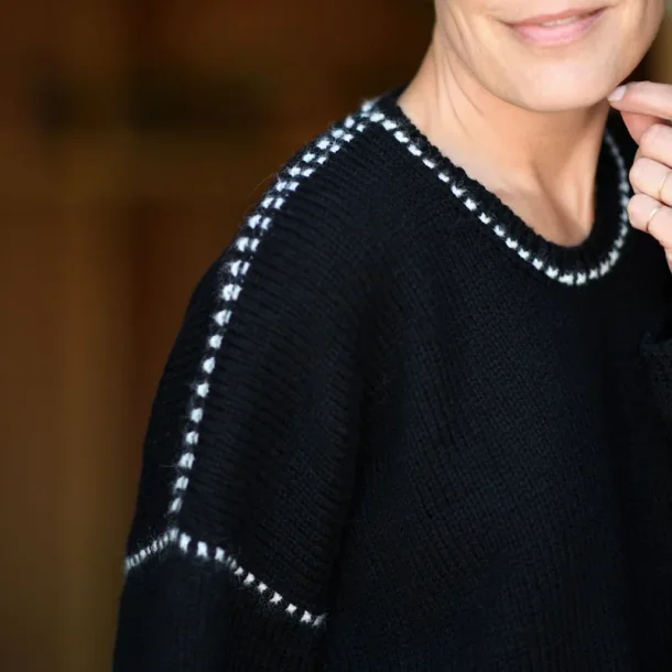 Mono Sweater - Strikkekit fra Anne Ventzel