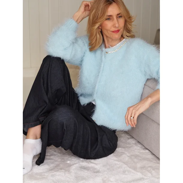 Fuzzy Cardigan - Strikkekit af Tove Lindtein