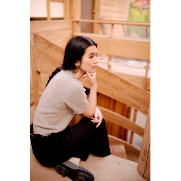 504 Lun Lauratee - Strikkekit fra Rauma