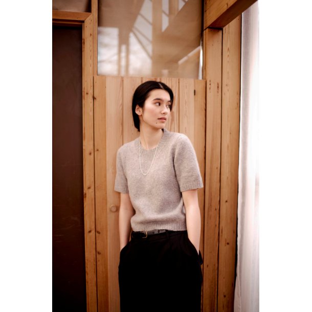 504 Lun Lauratee - Strikkekit fra Rauma