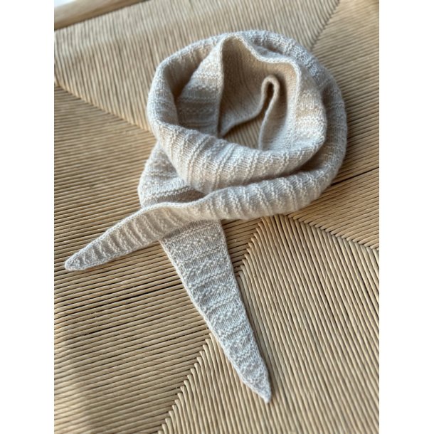 508 Lunt Astridt�rkl�de - Strikkekit fra Rauma