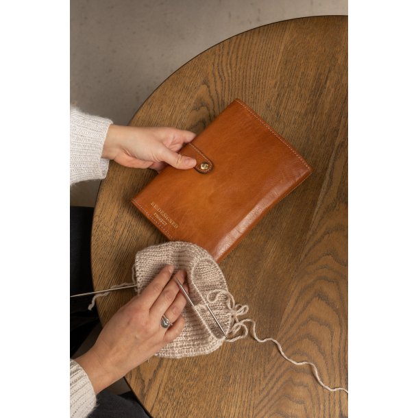 PROJECT 7, rundpindeetui Burned Tan