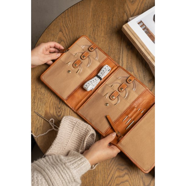 PROJECT 7, rundpindeetui Burned Tan