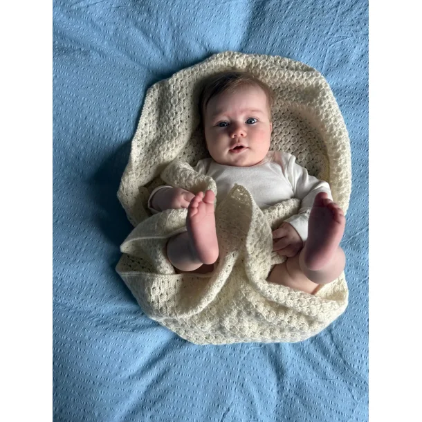 Aven Babyteppe 527 - Strikkekit fra Rauma