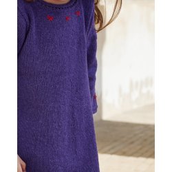 Kjole med broderede sl�jfer 2-8 �r - Strikkeopskrift fra Permin