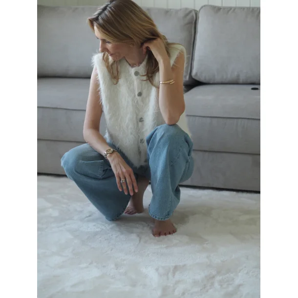 Fuzzy Vest - Strikkekit fra Tove Lindtein