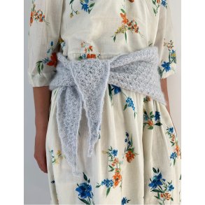 Bellis Scarf strikkeopskrift fra Leknit
