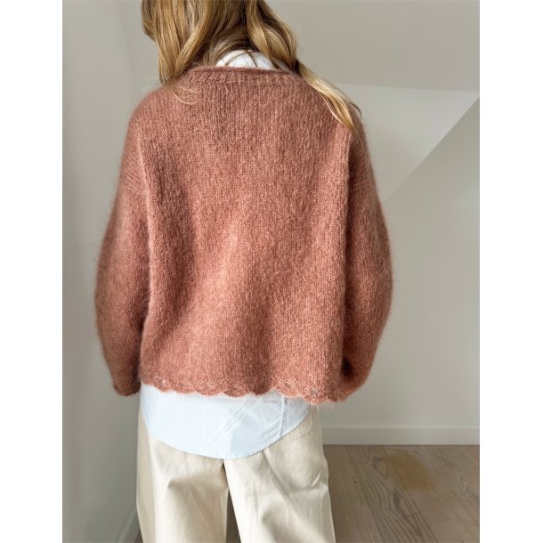 Clover Sweater LHS 103 - Strikkeopskrift fra Le Knit