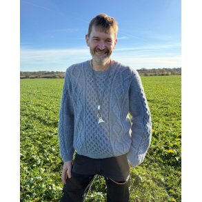 Dagmar Sweater Man - Strikkeopskrift fra PetiteKnit