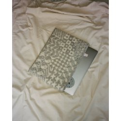 3-in-1 Computer Sleeve - Strikekkit fra Laura Dalgaard