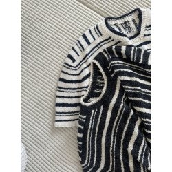 Direction Loop Tee strikkekit fra Other Loops