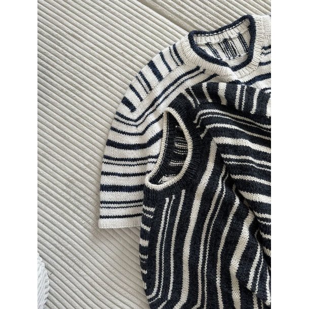 Direction Loop Tee strikkekit fra Other Loops