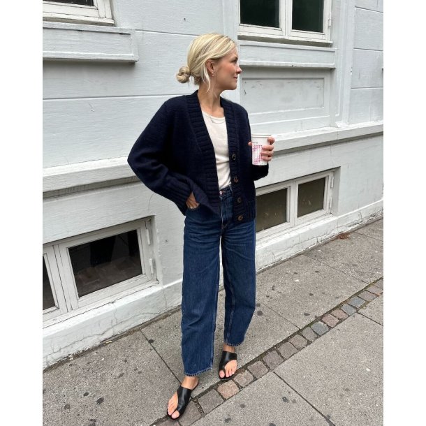 Eva Cardigan Strikkekit med hndfarvet garn 