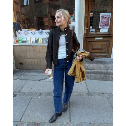 Hannah Jacket - Strikkeopskrift fra PetiteKnit