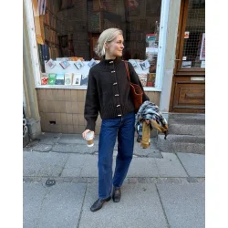 Hannah Jacket - Strikkeopskrift fra PetiteKnit